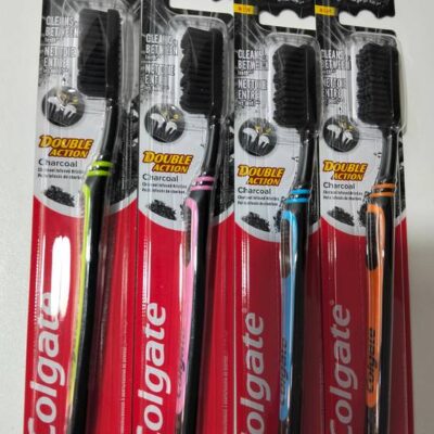 Escova colgate carvão
